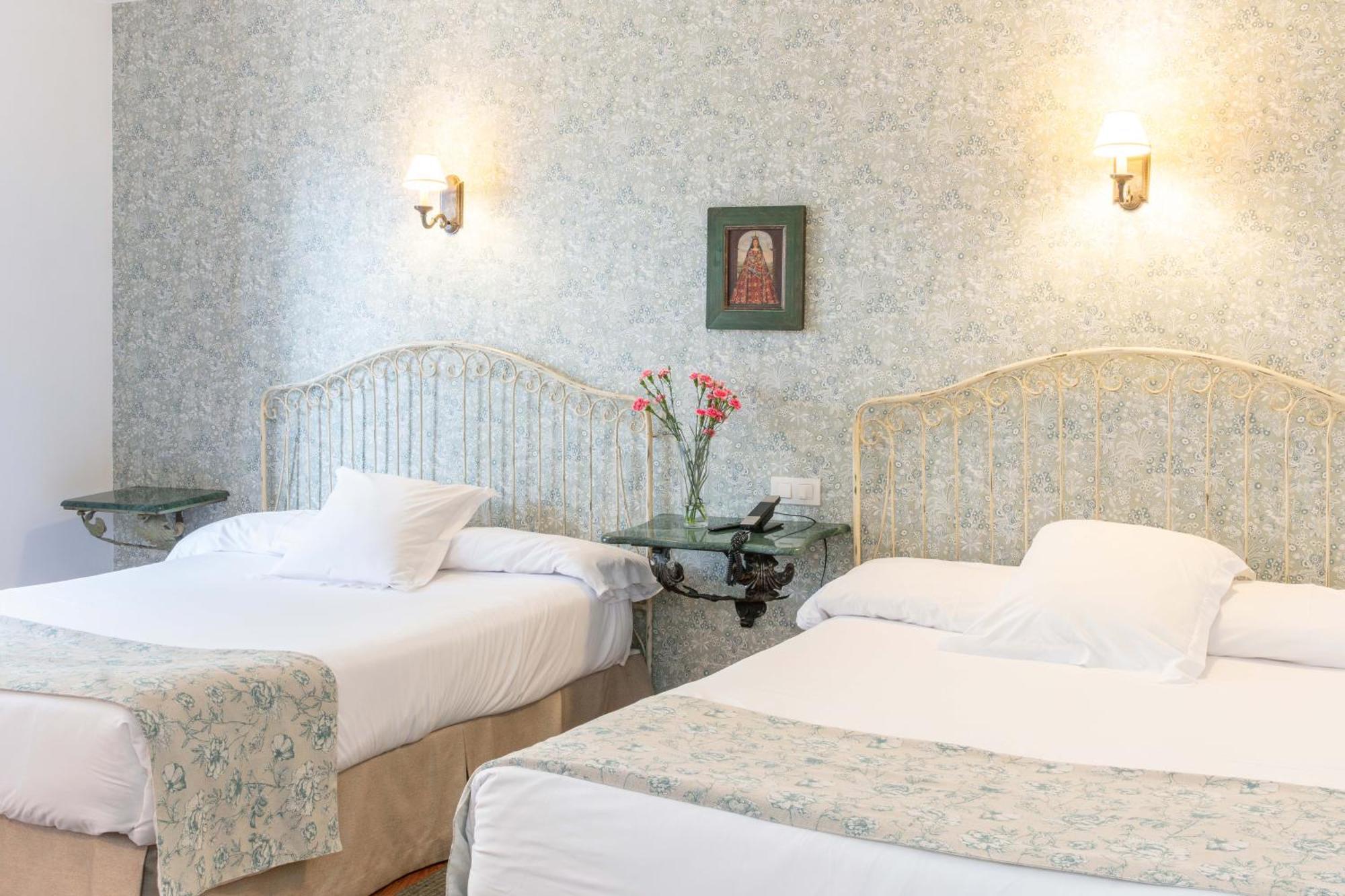 Hotel Puerta De La Luna Баэса Экстерьер фото